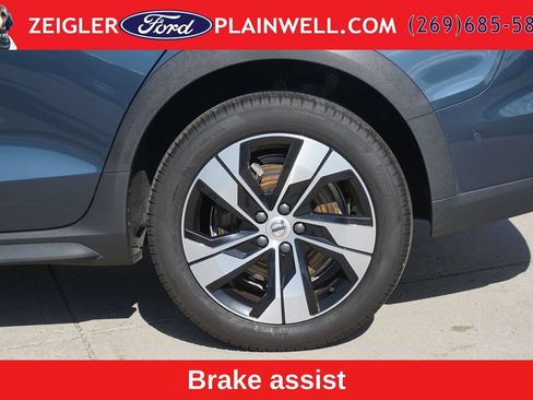 Used 2024 Volvo V60 B5 Cross Country Plus AWD/4WD image 9