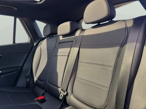 Used 2023 Mercedes-Benz GLC 300 4MATIC image 17