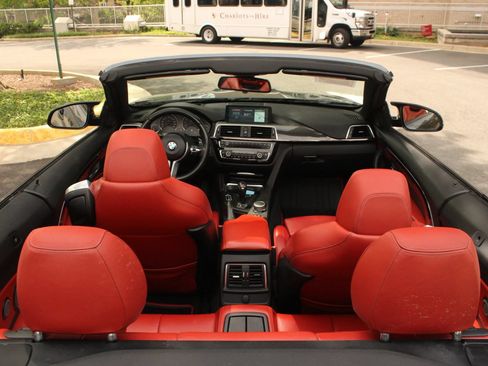 Used 2018 BMW M4 Convertible RWD image 20