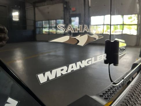Used 2016 Jeep Wrangler Sahara AWD/4WD image 12