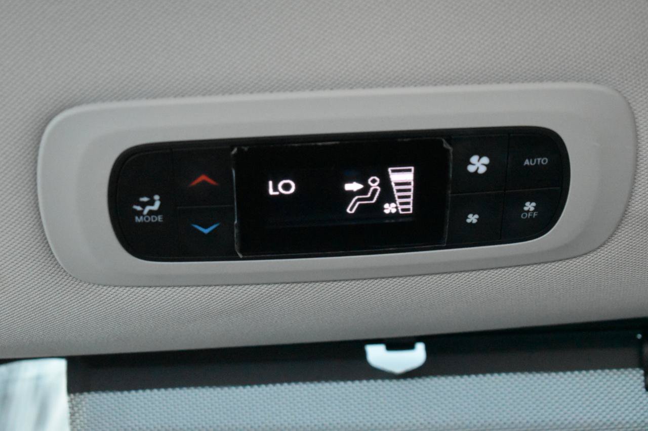 Used 2022 Chrysler Pacifica Touring-L FWD image 45
