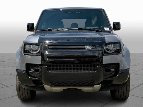 Used 2024 Land Rover Defender 110 X image 3