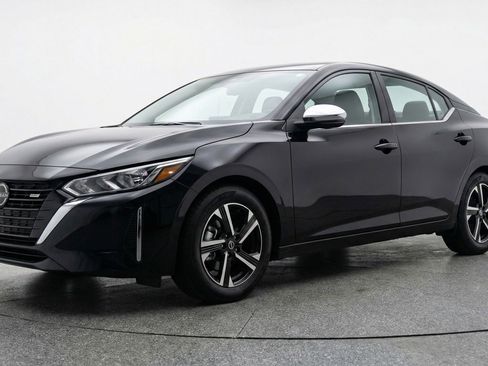Used 2025 Nissan Sentra SV image 3