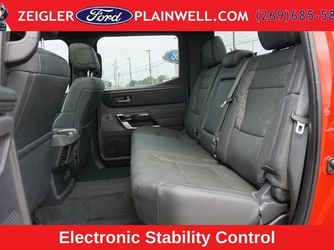 Used 2025 Toyota Tundra Limited AWD/4WD image 9