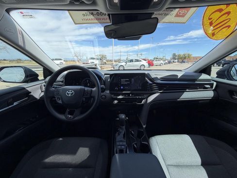 Used 2025 Toyota Camry LE w/ Convenience Package image 25