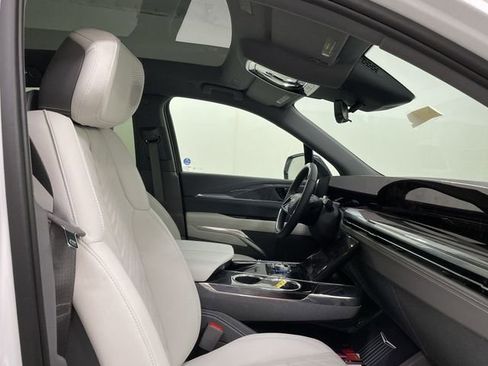 New 2025 Cadillac Escalade IQ Luxury 1 w/ LPO, Radiant Package image 27