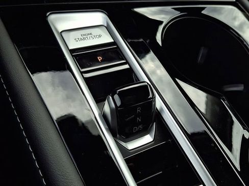 New 2026 Volkswagen Atlas SE image 8