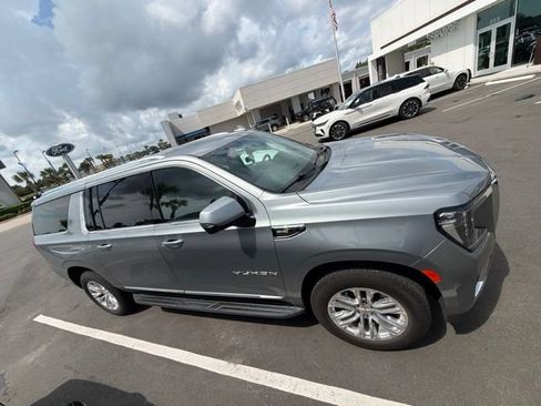 Used 2024 GMC Yukon XL SLT w/ SLT Luxury Package AWD/4WD image 2