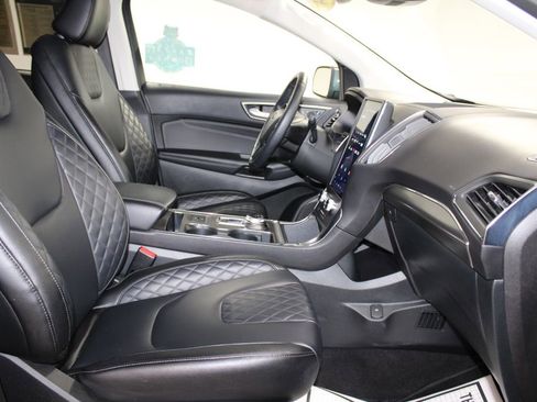 Used 2024 Ford Edge Titanium image 27