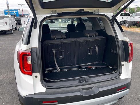 Used 2023 GMC Acadia SLE w/ Driver Convenience Package FWD image 4