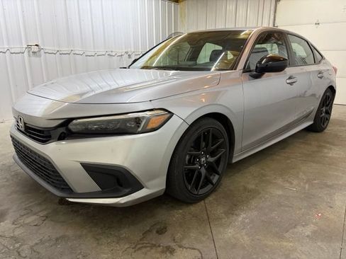 Used 2022 Honda Civic Sport image 3
