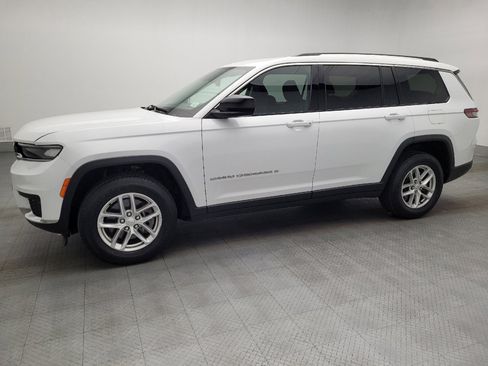 Used 2023 Jeep Grand Cherokee L Laredo RWD image 2