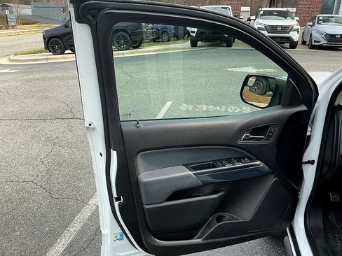 Used 2017 Chevrolet Colorado Z71 image 11