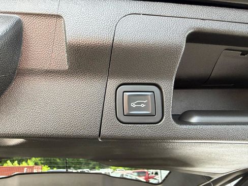 Used 2017 GMC Acadia Denali w/ Technology Package AWD/4WD image 16