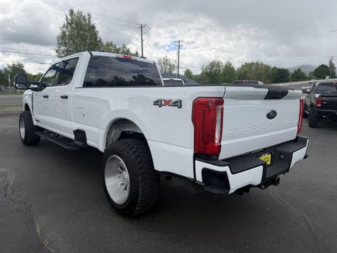 Used 2024 Ford F350 XLT AWD/4WD image 5