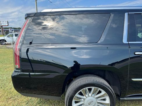 Used 2020 Cadillac Escalade ESV Platinum AWD/4WD image 9