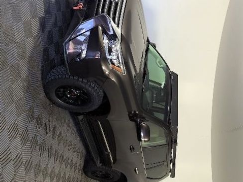 Used 2014 Lexus GX 460 w/ Premium Package AWD/4WD image 3