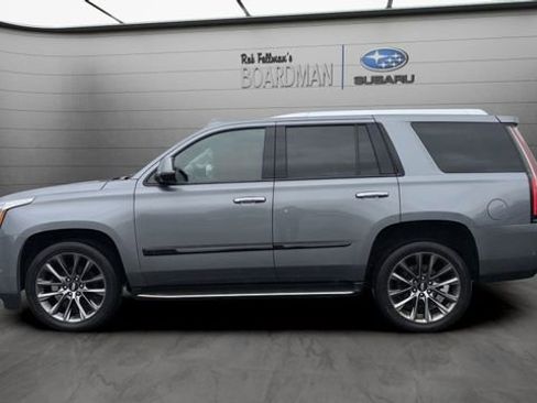 Used 2019 Cadillac Escalade Luxury w/ Escalade Sport Edition AWD/4WD image 9