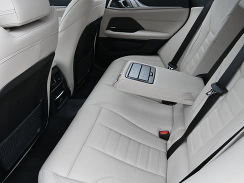 Used 2023 BMW i4 eDrive40 RWD image 13