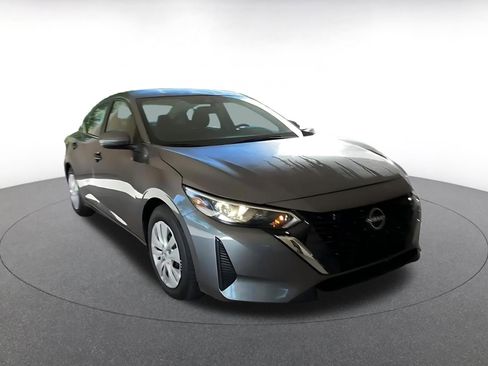 Used 2025 Nissan Sentra S image 3