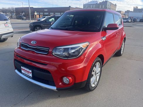 Used 2018 Kia Soul + FWD image 3