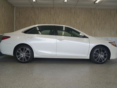Used 2016 Toyota Camry SE FWD image 6