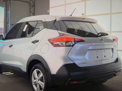 Used 2018 Nissan Kicks S image 6