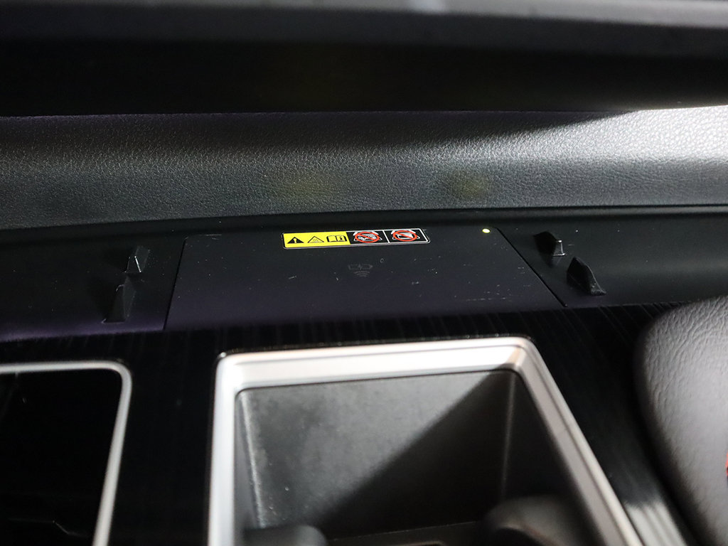 Used 2025 Toyota Sienna XSE FWD image 52