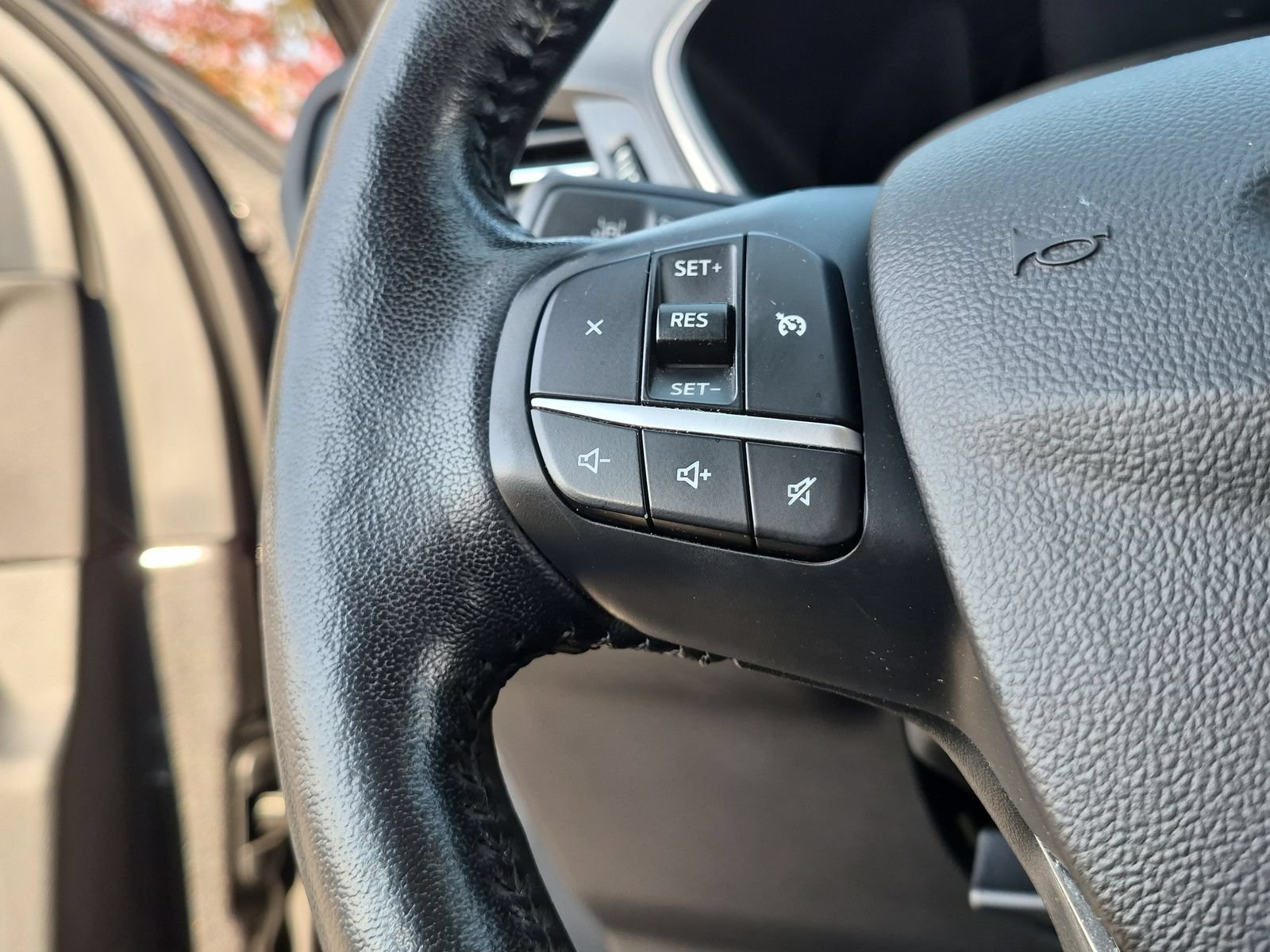 Used 2020 Ford Escape SEL AWD/4WD image 22
