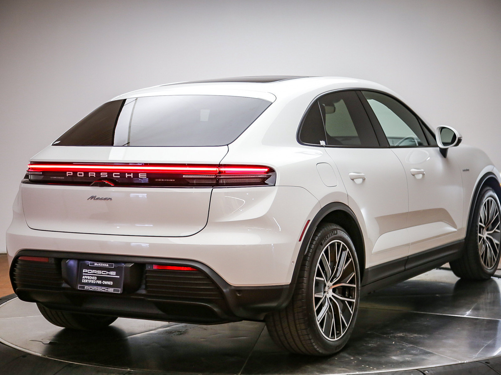Certified 2026 Porsche Macan Electric RWD image 7
