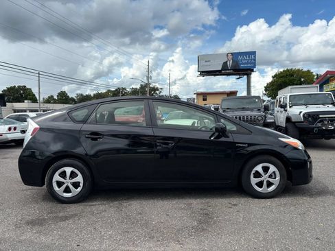 Used 2014 Toyota Prius Two FWD image 4