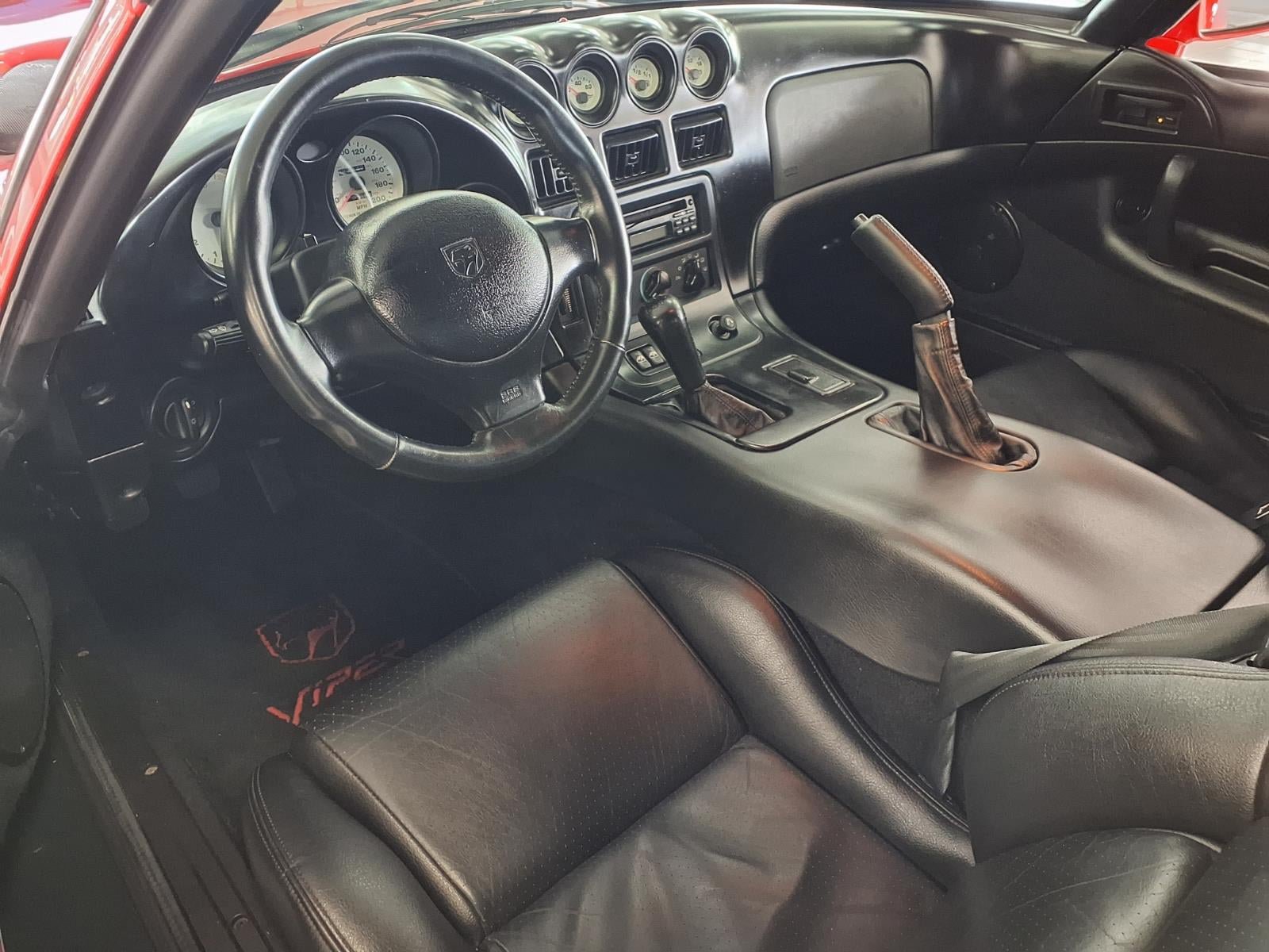 Used 1997 Dodge Viper GTS RWD image 3
