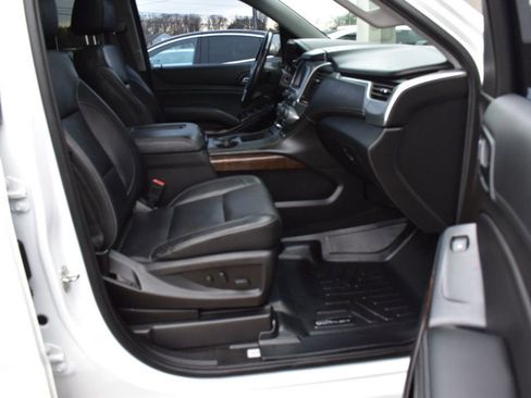 Used 2018 Chevrolet Suburban LT image 19
