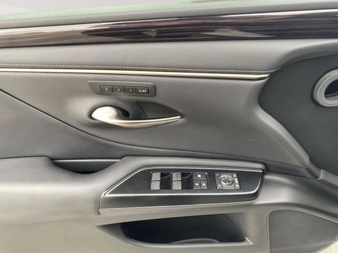 Used 2020 Lexus ES 350 w/ Premium Package image 12