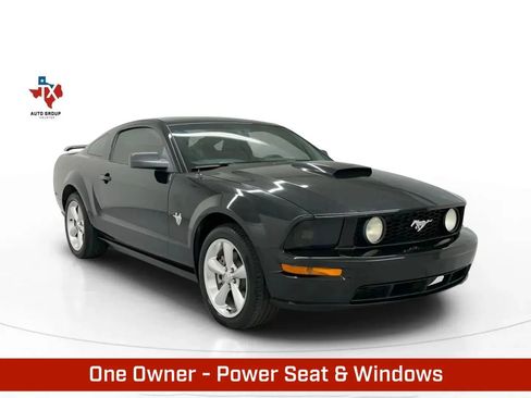 Used 2009 Ford Mustang GT Deluxe image 1