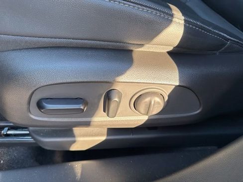 Used 2022 Buick Encore GX Essence w/ Experience Buick Package image 12