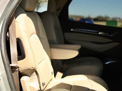 Used 2018 Buick Enclave Essence FWD image 48