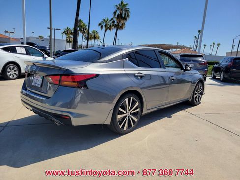 Used 2022 Nissan Altima 2.5 SR FWD image 4
