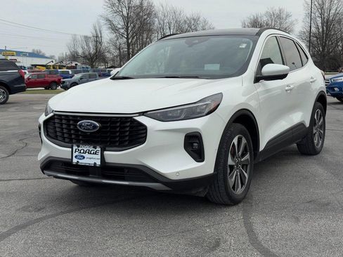 Used 2024 Ford Escape Platinum w/ Premium Technology Package image 8