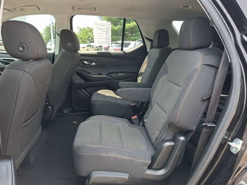 Used 2020 Chevrolet Traverse LT FWD image 12