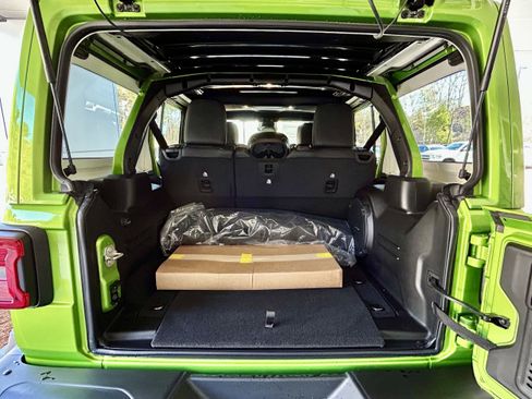 New 2025 Jeep Wrangler Unlimited Rubicon 392 image 8