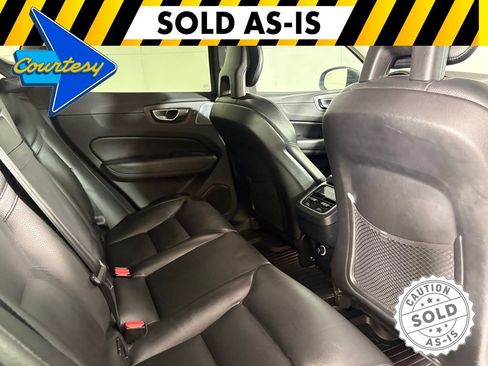 Used 2018 Volvo XC60 T5 Inscription w/ Convenience Package AWD/4WD image 17