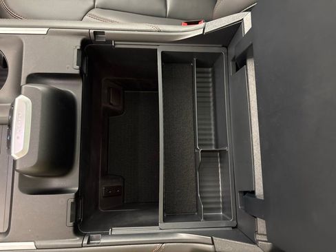 Used 2025 Ford Expedition Active image 35