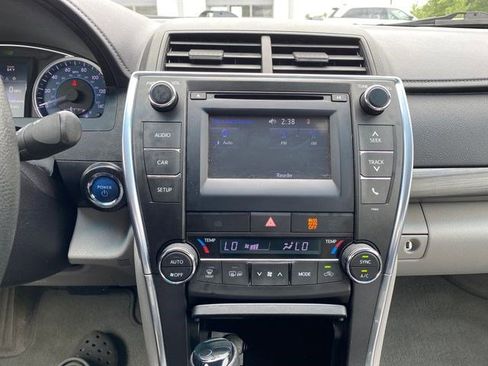 Used 2015 Toyota Camry LE FWD image 16
