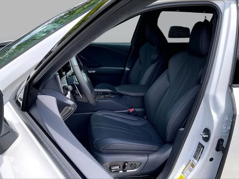 New 2026 Lexus TX 500h AWD image 16