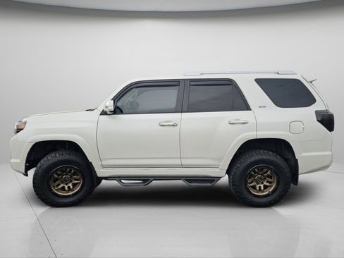 Used 2011 Toyota 4Runner SR5 image 20