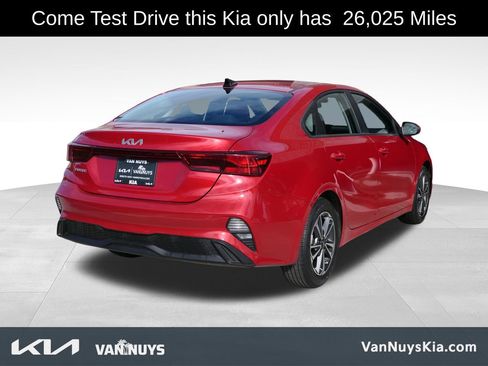 Used 2023 Kia Forte LXS image 3