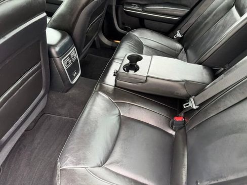 Used 2021 Chrysler 300 Touring L AWD/4WD image 28