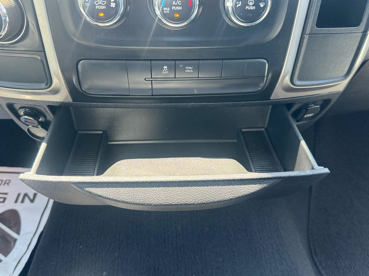 Used 2017 RAM 1500 Classic SLT RWD image 37