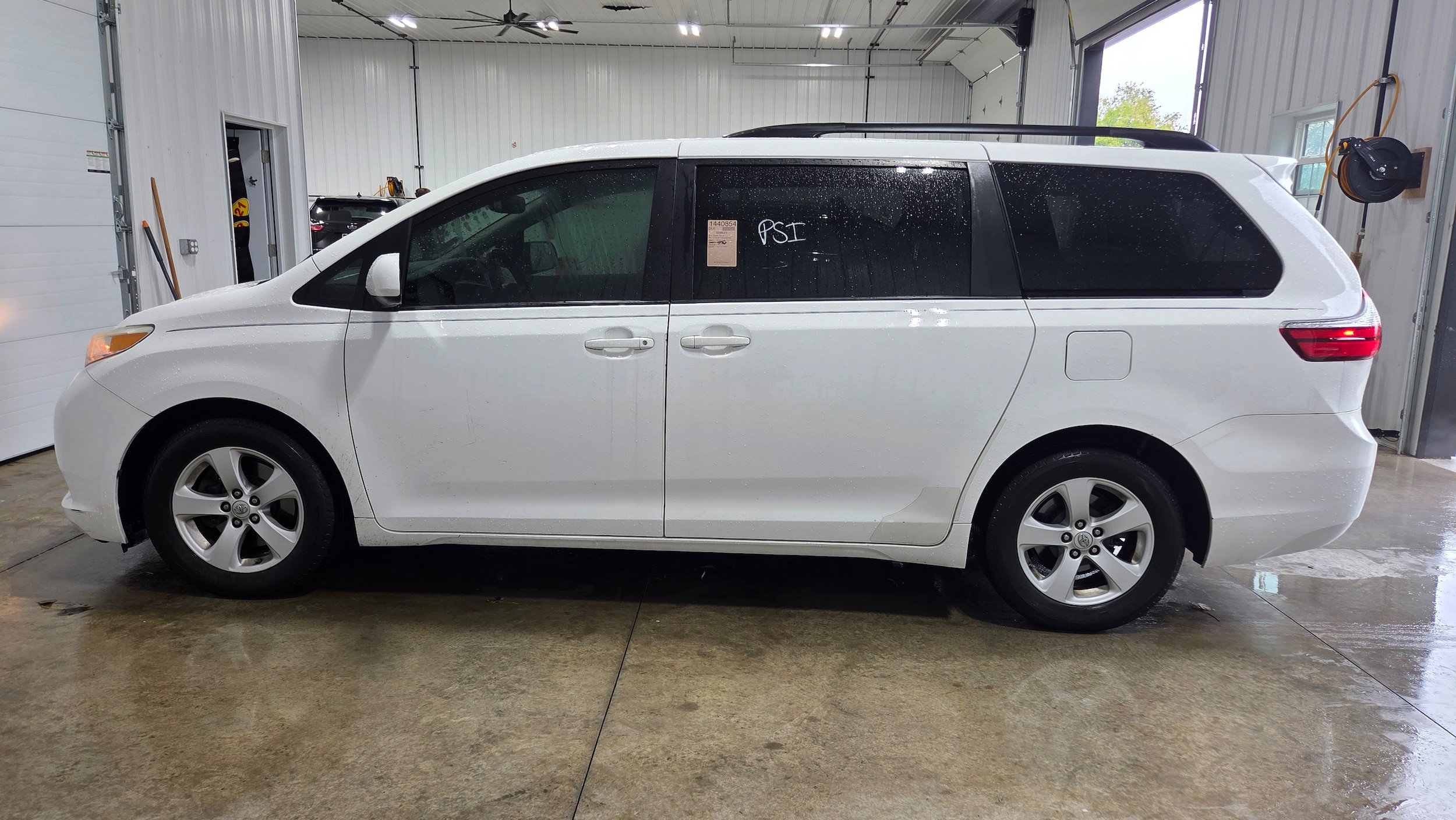 Used 2017 Toyota Sienna LE FWD image 19